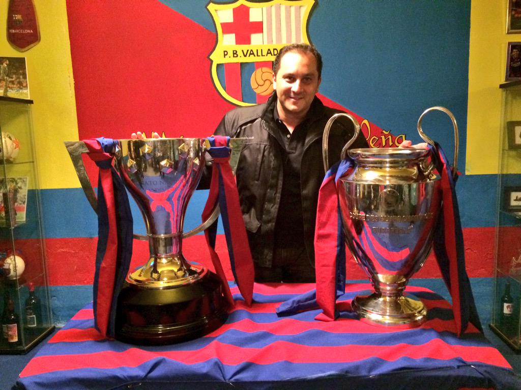 IsmaBWhite's tweet photo. En inauguración de la #PeñaBarcelonistaDeValladolid en #CircularBar&amp;Shop, junto a sendos trofeos del @FCBarcelona_es http://t.co/6NaOTjNYli