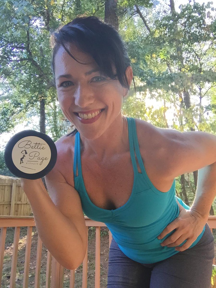It's too pretty outside today to be in a gym... Outdoor workout in effect! #bettiepagefitness #naturefitness