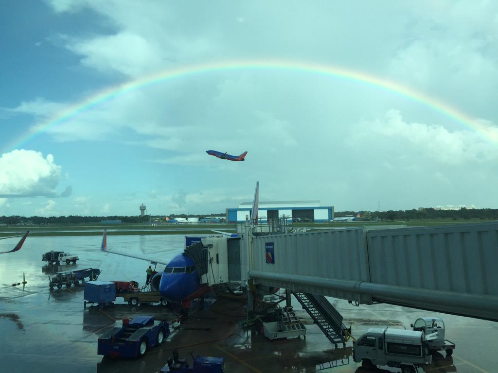 terrapin4life's tweet photo. Over the rainbow...even though flight slightly delayed. @SouthwestAir http://t.co/70lEA3Y3IM