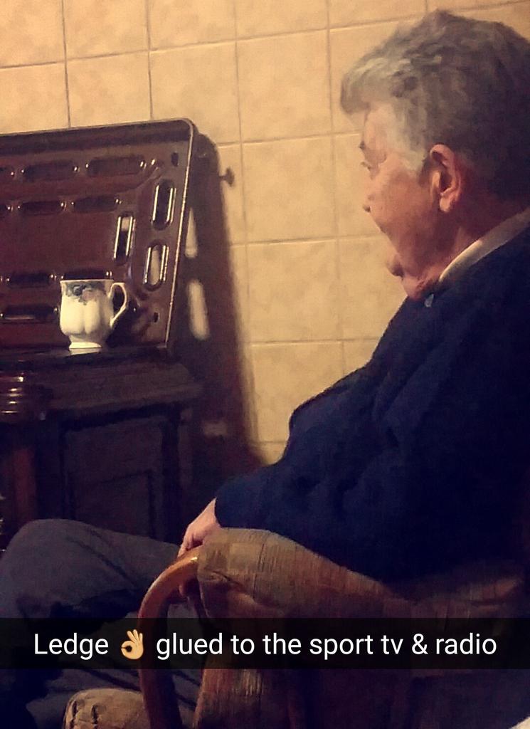 JenJen_Murf's tweet photo. Great interest in talking to me obviously #NanaCool glued to the sport #ignoringMe 😅 #SportsNutGranny 👐✌🍀🏉👵 #legend http://t.co/7J5P4YSpM5