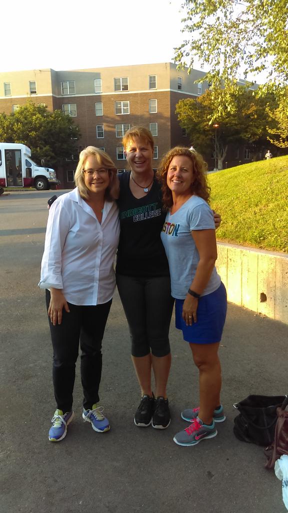 Endicott picks up Fans Of The Week honors too! #WeLoveOurMoms #salsaforever