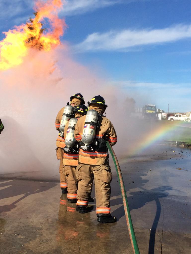 bheesing's tweet image. Fire training and team building ! #fortsaskFD @BruderheimFire @LamontCounty #leadership #learningthecraft #commitment
