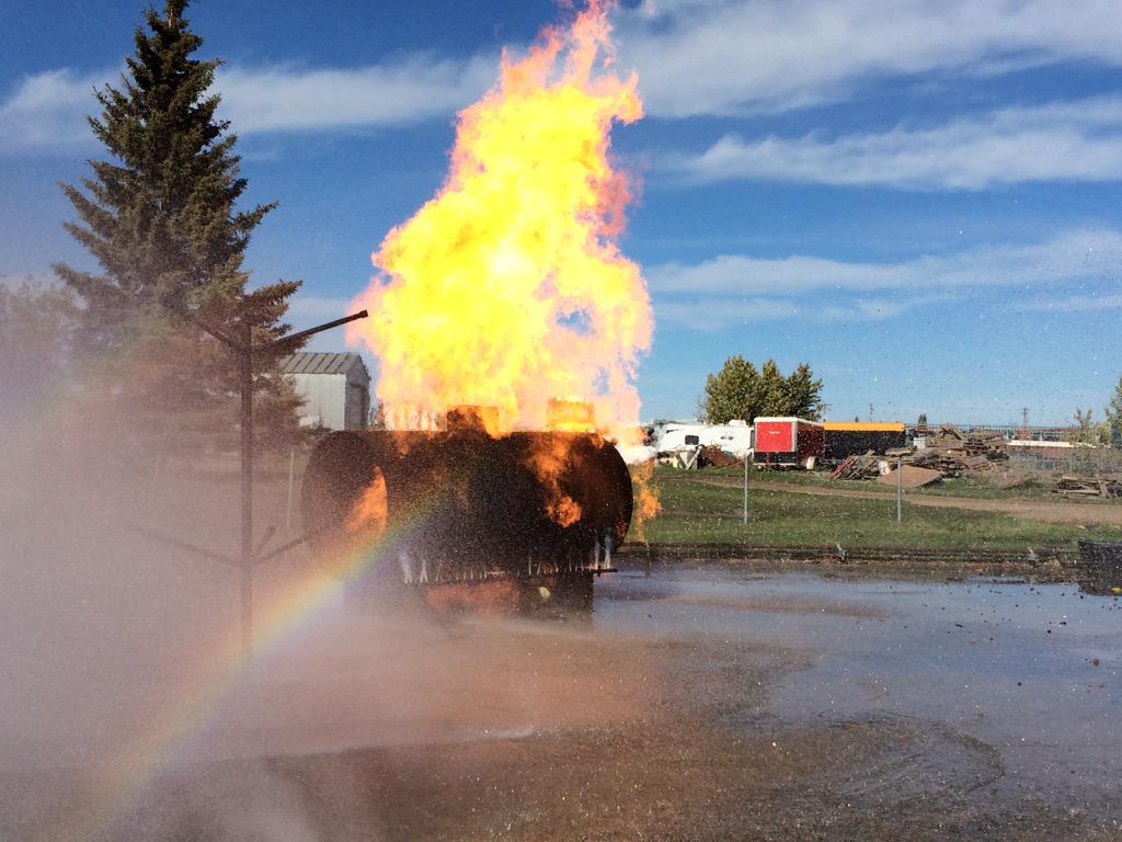 bheesing's tweet image. Fire training and team building ! #fortsaskFD @BruderheimFire @LamontCounty #leadership #learningthecraft #commitment