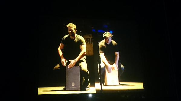 AlboranTeam's tweet photo. Impresionante concierto de @pabloalboran por segunda noche consecutiva en el @AudRocioJurado #TourTerralSevilla 👏 http://t.co/j4VcbxN6K2