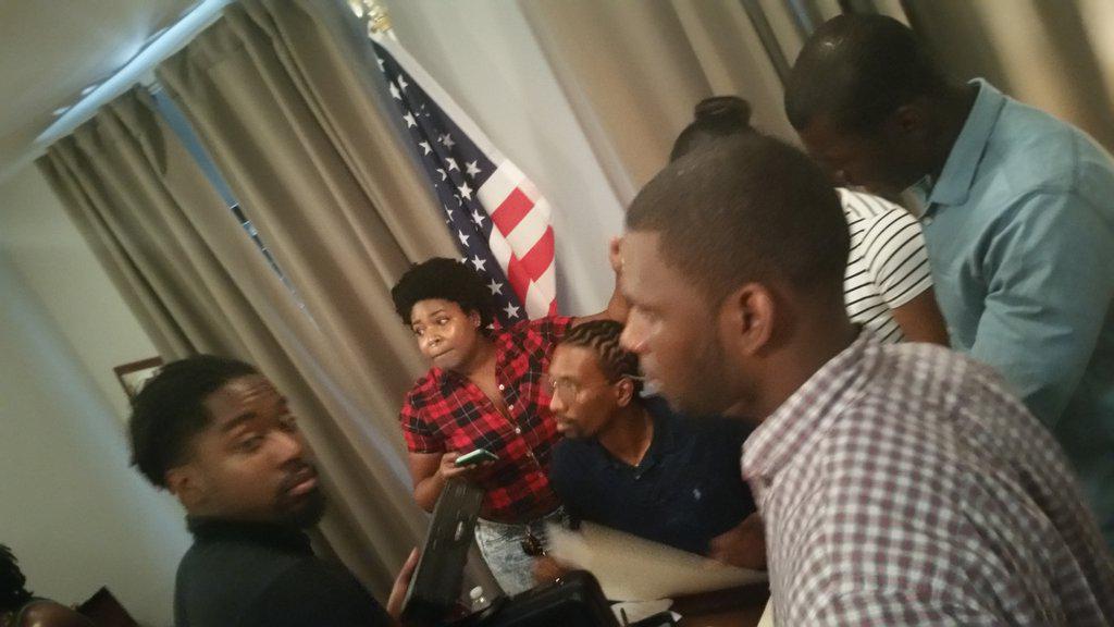 vsmodel54's tweet photo. Everyone trying to solve the mystery earlier so we could escape the room at @DCEscapeArtist #catchuswhenyoucan http://t.co/qHV9s9sSsF