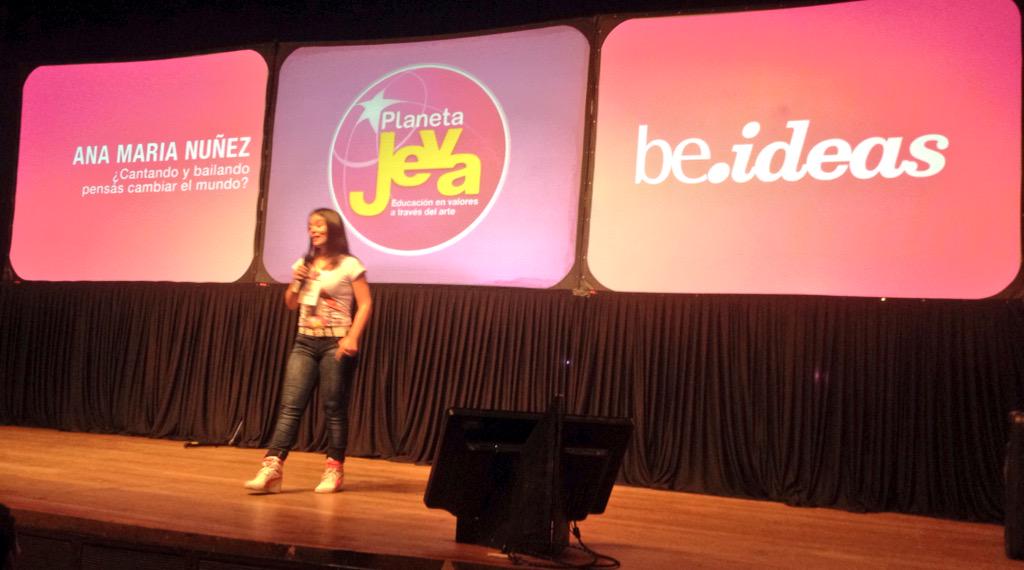 FBuenosHabitos's tweet photo. "¿Cantando y bailando pensás cambiar el mundo?" @AniJeva en #BeIdeasSalta http://t.co/7L3m4SC7Pv