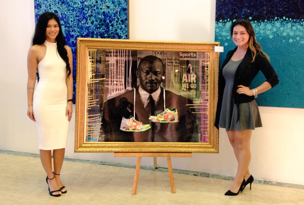 libertineart's tweet photo. Enjoining #wine and #art before the #SPAFW runway #dtsp #fashionweek http://t.co/lxyyW9m86m