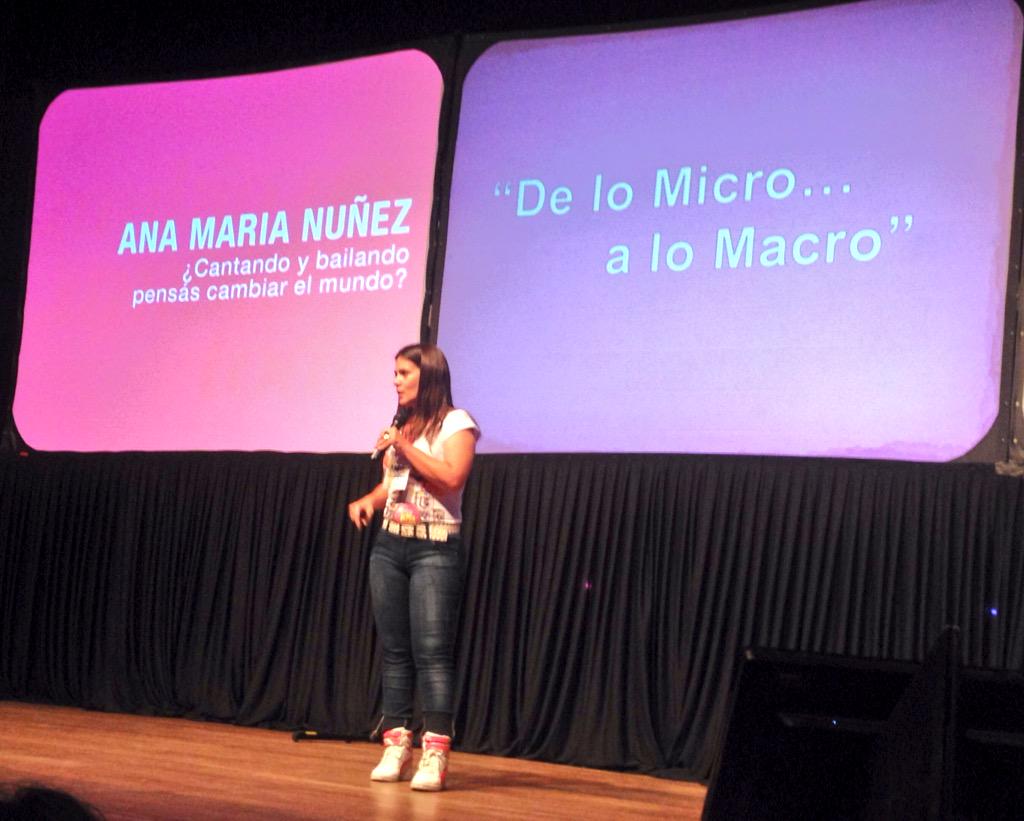 FBuenosHabitos's tweet photo. "De lo micro... A lo macro" nos enseña @anijeva en #BeIdeasSalta http://t.co/ZFGMv3EsXM