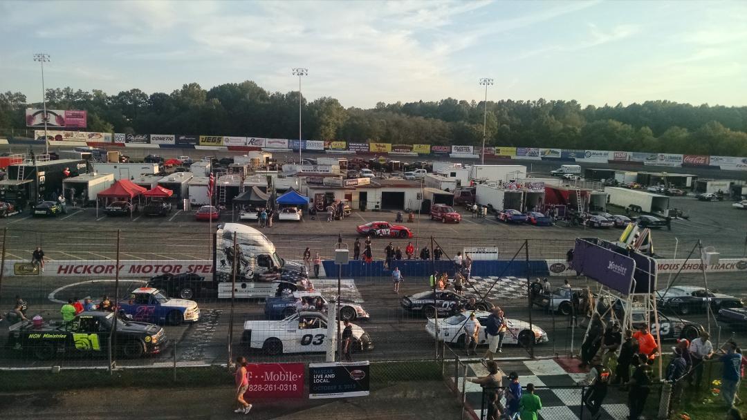 JoeChisholmJr's tweet image. Stoked to be at @hickoryspeedway for the first time! #SupportLocalTracks