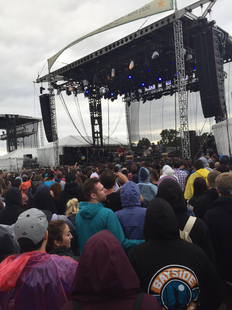 Thrice just hit the <a href="/RiotFest/">Riot Fest</a>!! #RiotFestToronto #riotfest2015
