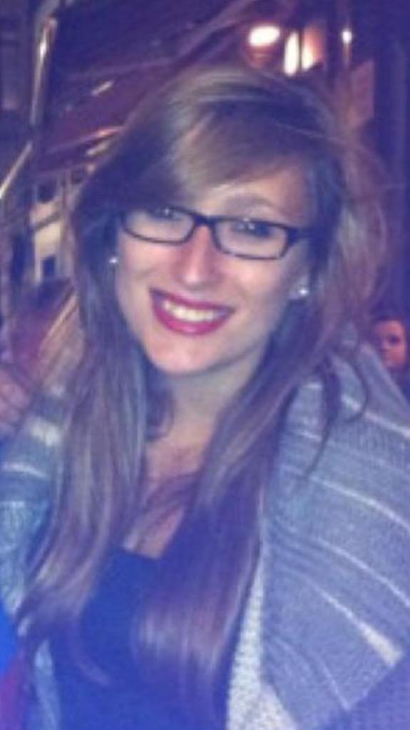 ThenMarina's tweet photo. Mirad mi pelo natural hace 4 años del color que lo quiero ahora teñido #tepartes http://t.co/H6ENO0sSr4