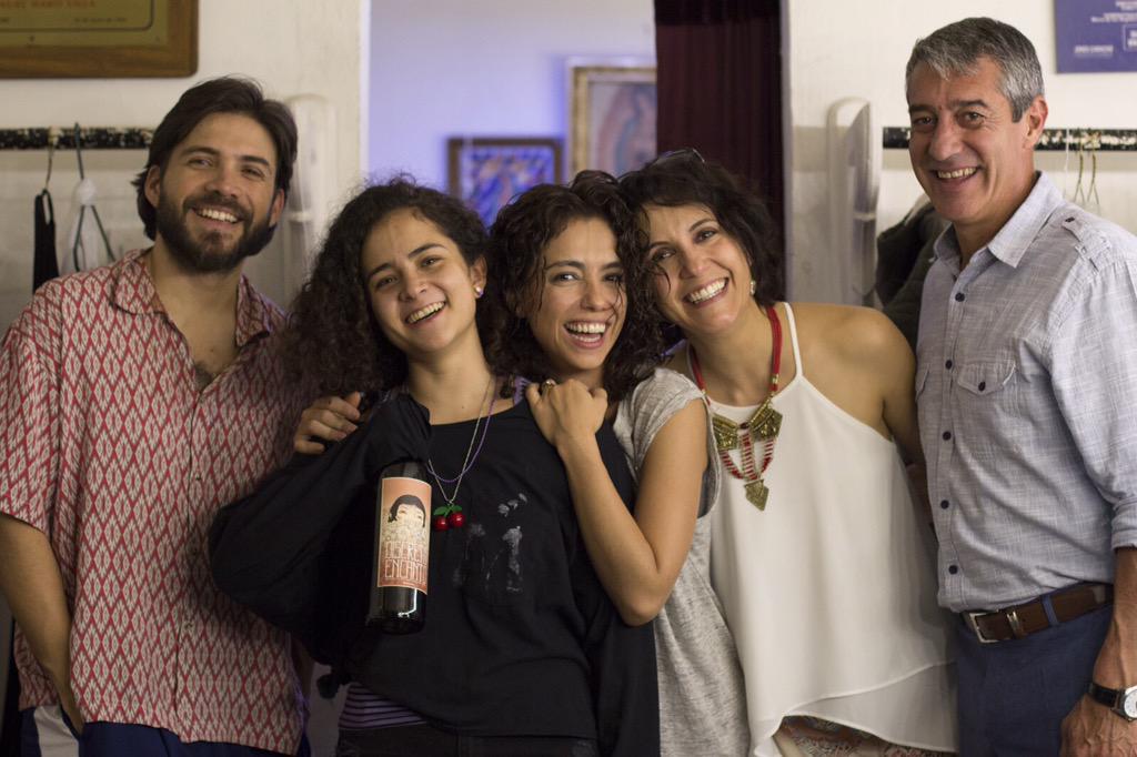 shakespeareycia's tweet image. Te queremos consentir, ponemos la mitad de tu boleto. #NoSeEligeSerUnHéroe hoy 8 pm #TuTardeEnLaCondesa @df_condesa