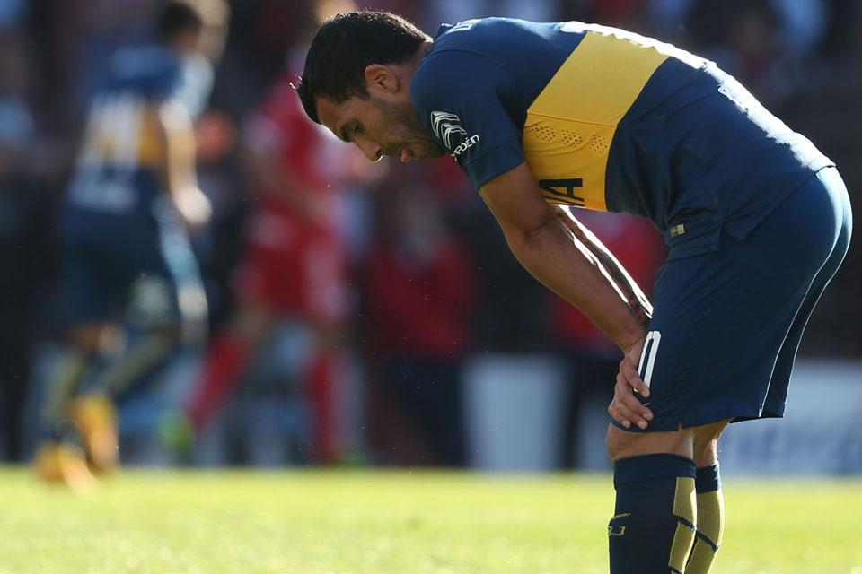 Brutto fallo di Tevez (ex Juventus) a Ezequiel Ham in Argentinos vs Boca 1-2.