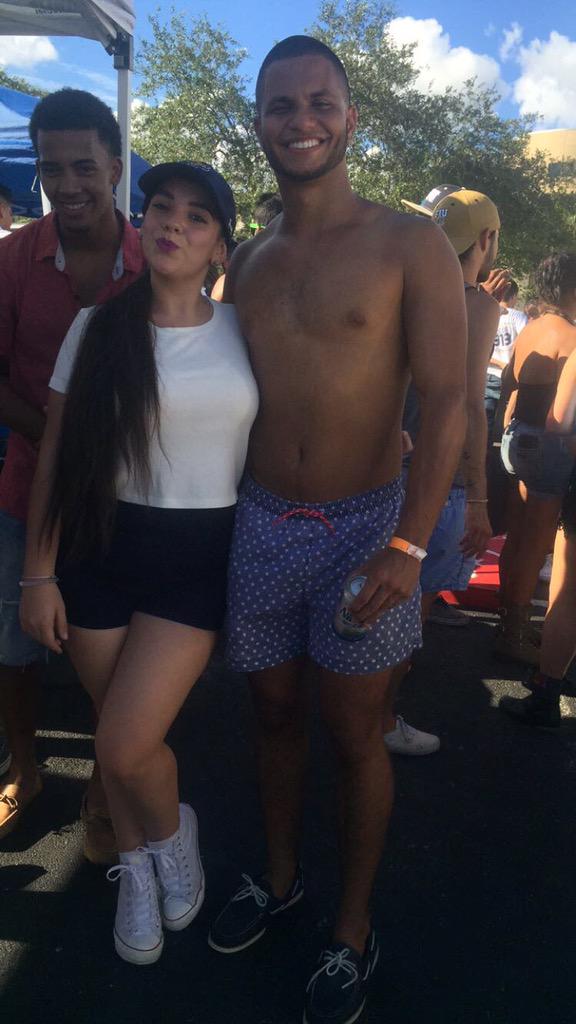 pcvdtxo_'s tweet photo. #fiutailgate 💙💛🐾 http://t.co/Q7ldpFbvw8