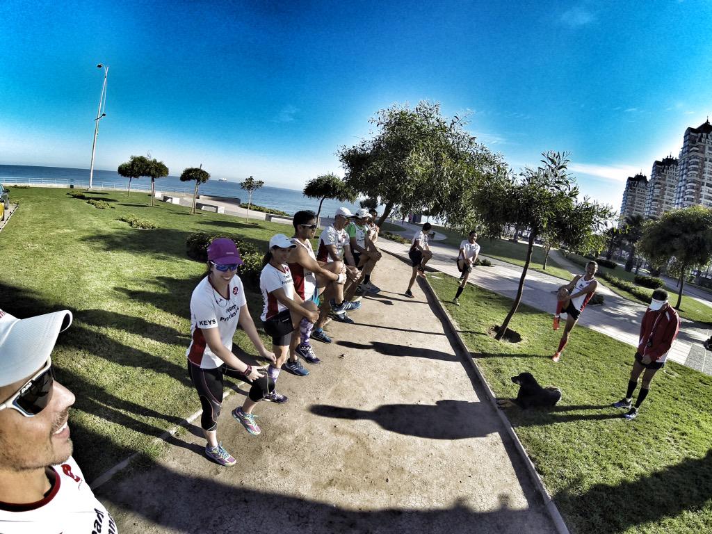 TeamproRunners's tweet photo. Nuestros socios hoy en el borde costero de Viña marcando presencia rumbo a @maratonvina #YoElegíCorrer @CorrerMeHa http://t.co/c8xFdHkwKk