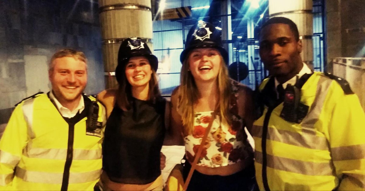 MPSKingstonTnC's tweet image. #SelfieWithCops #Kingston #Freshers2015 #WelcomeToKingston #StaySafe