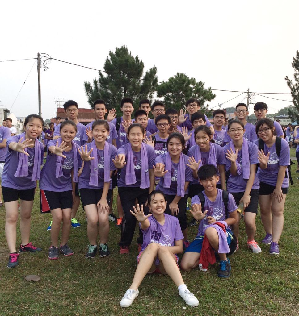 Jessica40015's tweet photo. Run for Peace✌️ #Form5s 😊 http://t.co/unwbncB0oL