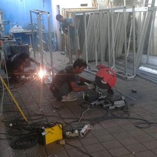 proses kerja neon box