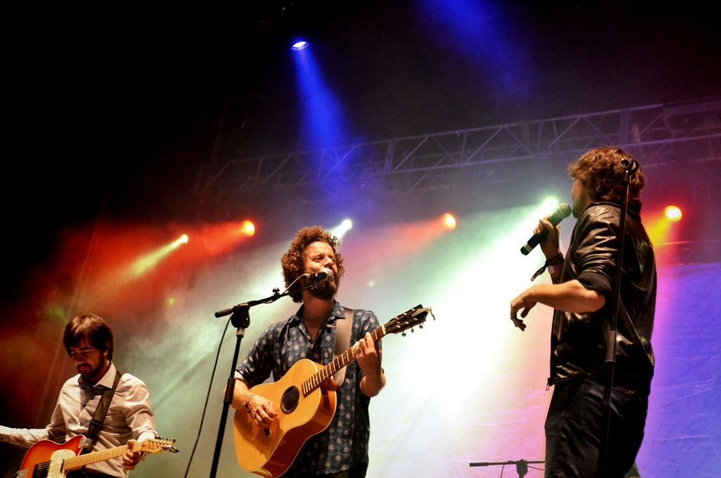 GranadaSound's tweet photo. Momentazo #GranadaSound2015 @n_mutantes + @lorimeyersband + @lahabitacionroj sobre el #EscenarioInside ✌ http://t.co/bHJVoP4nLl