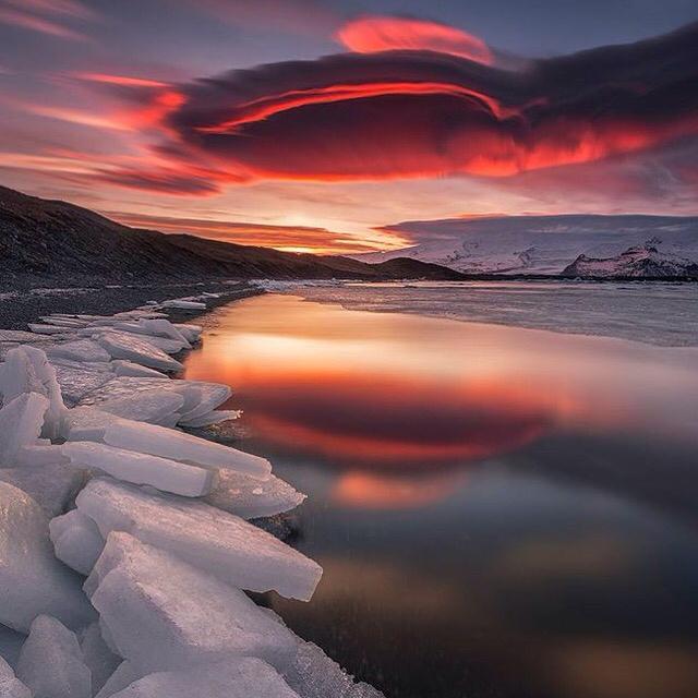 itshapapp's tweet photo. Land of fire &amp; ice...and #Bjork 🔥❄️👧 Also known as #Iceland, haha! Found @itshapapp #worldwide 📷 @iuriebelegurschi http://t.co/mOtvwxptKm