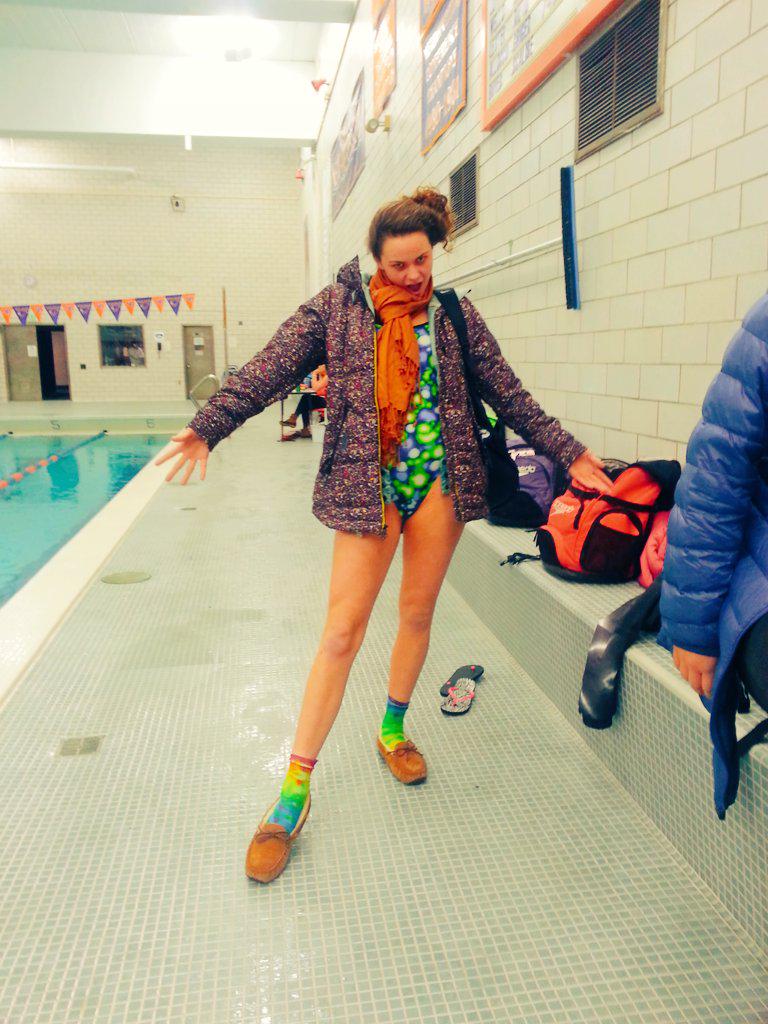 ErinQuinn11's tweet photo. Happy Birthday to the one and only @carolinemurph98 ! We love you! #swimfashion #backstrokequeen #HawksNation http://t.co/YmwcKlSZZh