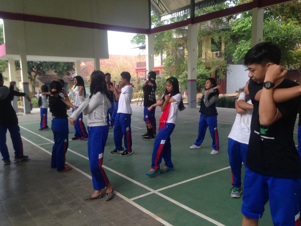 Lagi senam nihhh.. Semangat mastamnya adikadik💚