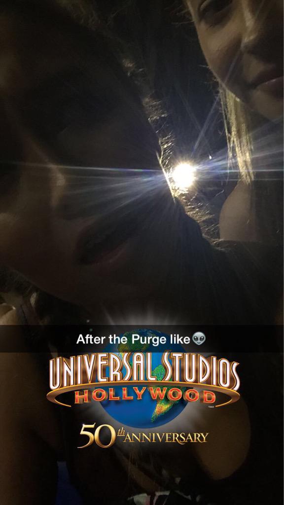 emmarosedriver's tweet photo. HALLOWEEN HORROR NIGHTS WAS AMAZING LAST NIGHT😈💖👽 http://t.co/PTqXDodpFZ