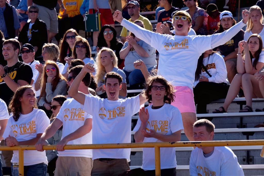 KolfPack's tweet photo. Anyone know this guy? He has a TON of #TitanPride and needs to be recognized for his support today in the #KolfPack! http://t.co/v7OP37dtGV