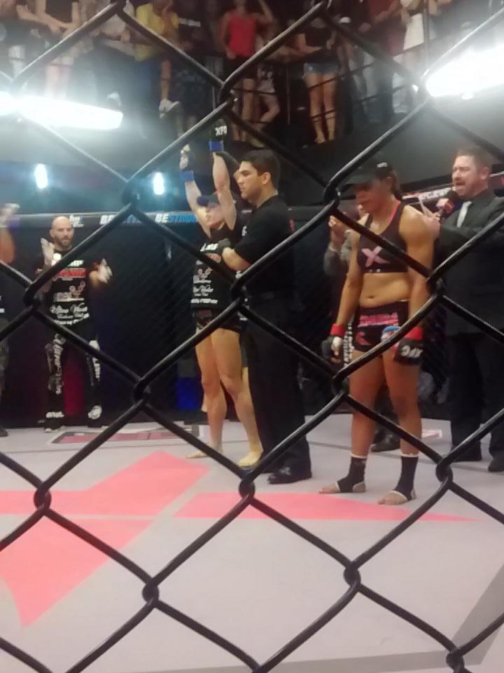 TNTSportsBR's tweet photo. Não deu pra brasileira! Vitória da alemã Sheila Gaff #XFCi11 http://t.co/yl8Mg1Ua9i