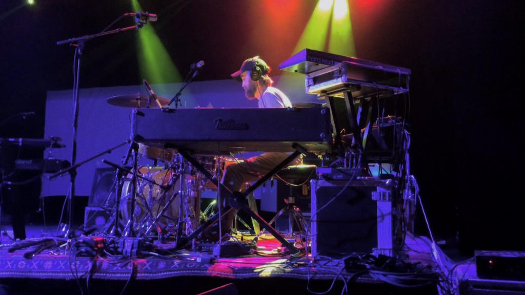 theJasonCdiaz's tweet photo. .@MartinDosh setting off the night for @manicproduction @ebaynetflix #DanDeacon @CollegeStMusic #LiveMusic #NHV http://t.co/xu4Tf6Mxip