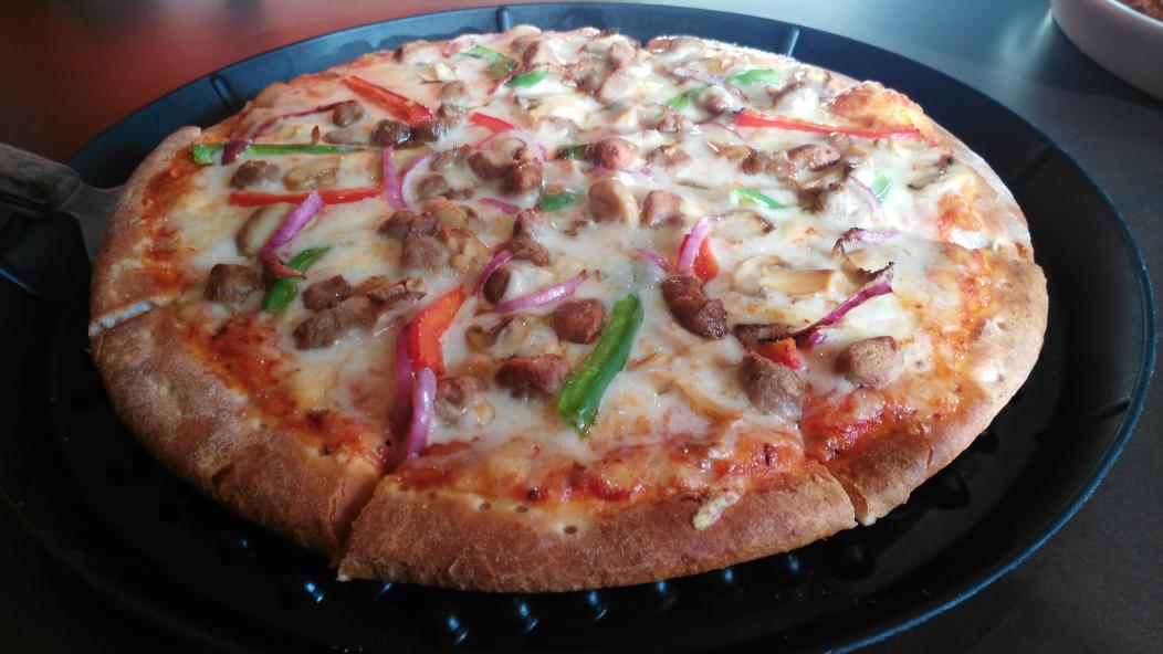 YouleeGuzman's tweet photo. Malpasandome... Justo y necesario después de comer saludable toda la semana. #foodporn #pizza #picza http://t.co/ah9NoeqBRr