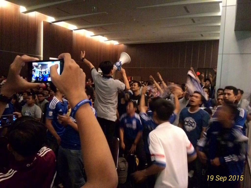 CISCmedan06's tweet photo. Suasana nonbar tadi malam. Rame, seru, atmosfernya luar biasa! Nyesal lah yang gak nonbar. :p #CISCmedan http://t.co/iYuIHKxPJr