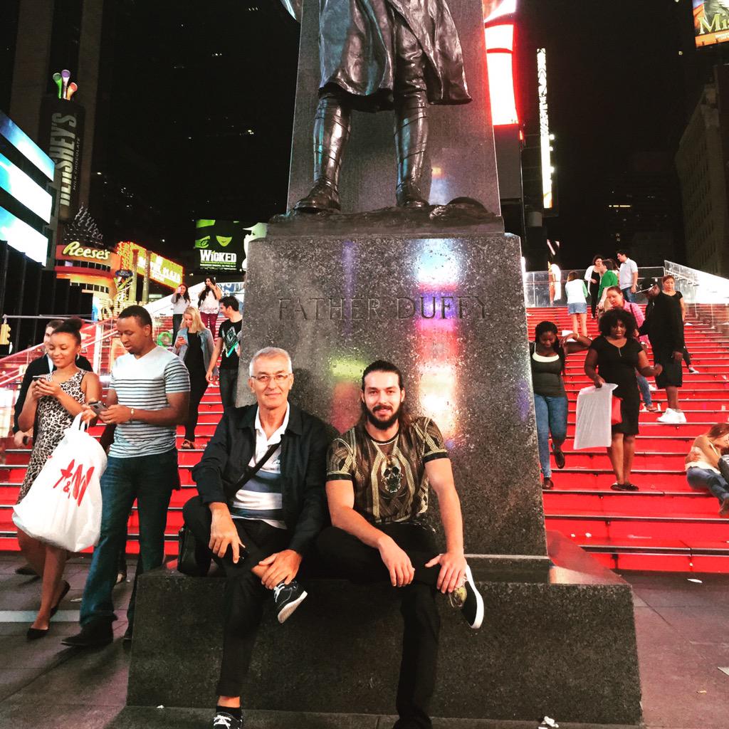 ALLSTARhilmicem's tweet photo. Baba-Oğul...New York http://t.co/xgOknL2tpC