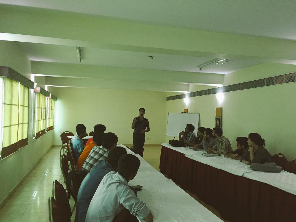 ShoutMeet's tweet photo. #LiveUpdate #ShoutMeet #Agra Chapter : Q/A session just got started #StayTuned for updates. http://t.co/5Qekslmyhg