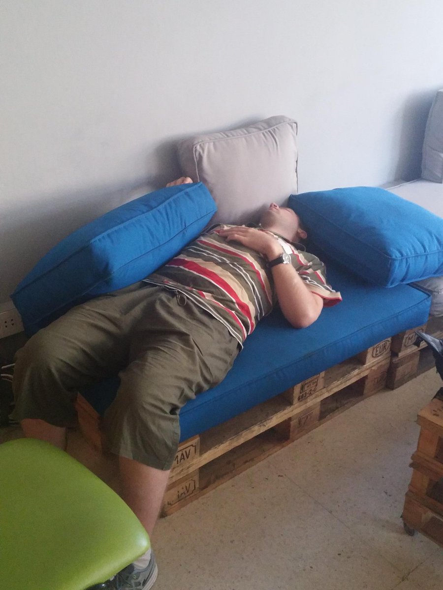 MEGAplayco's tweet photo. As T-sleye developer struggles to get up the rest of #MEGAgamejam teams keep going with 8 hours to go. @altcityme http://t.co/ZCbxl3EPsZ