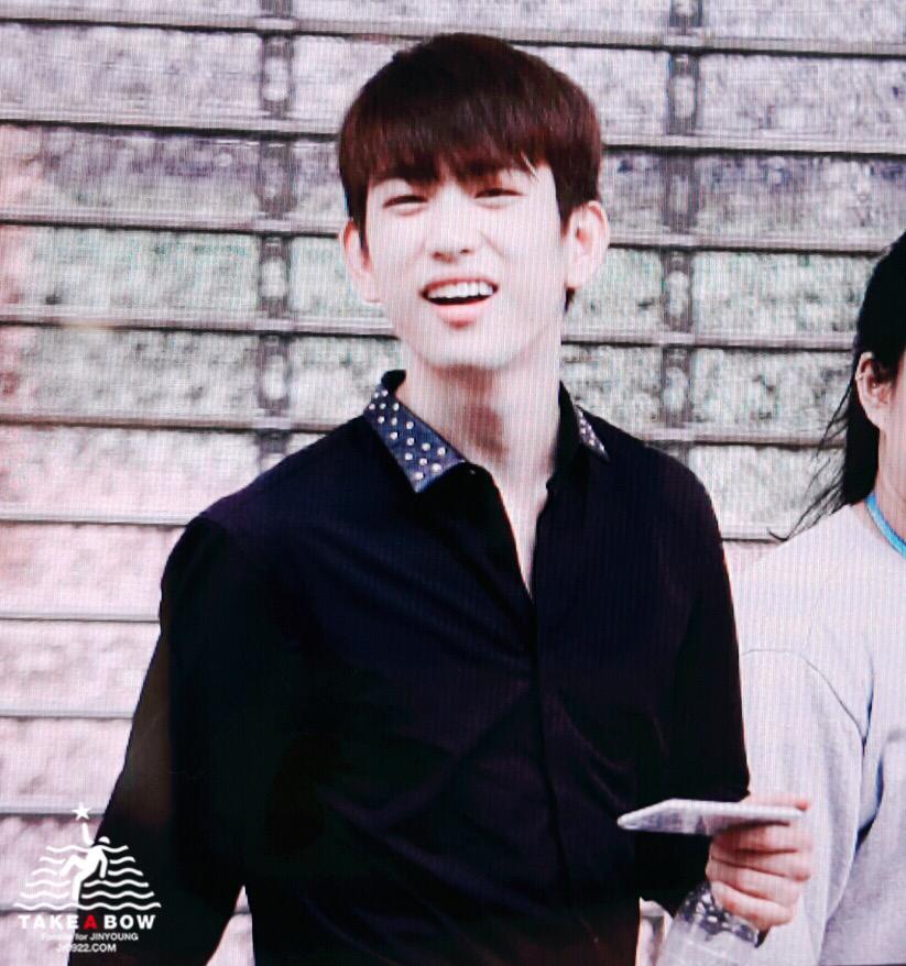 tab940922's tweet photo. 150920 경주드림콘 #진영 #갓세븐 #주니어 #Junior #GOT7 #진영아미리생일축하해!하니까하트만들고가는예뿌닝 😭💕✨🎂👍 http://t.co/ggz2n0N6ki