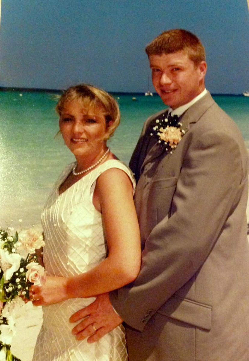 Jacquie65F's tweet photo. 19 years ago today Jamaica can't believe we are seeing our youngest son off to uni today good luck conor ๐#happynsad http://t.co/j04tizo8Ya