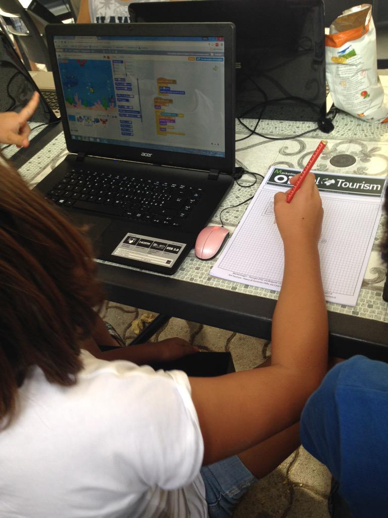 CDojoSigillo's tweet photo. .@ppydays Patatine e #Scratch: piccoli mentor al lavoro per organizzare #PeerDojo!http://t.co/ie6ysev78k @coderdojobo http://t.co/ELn28OeK6D