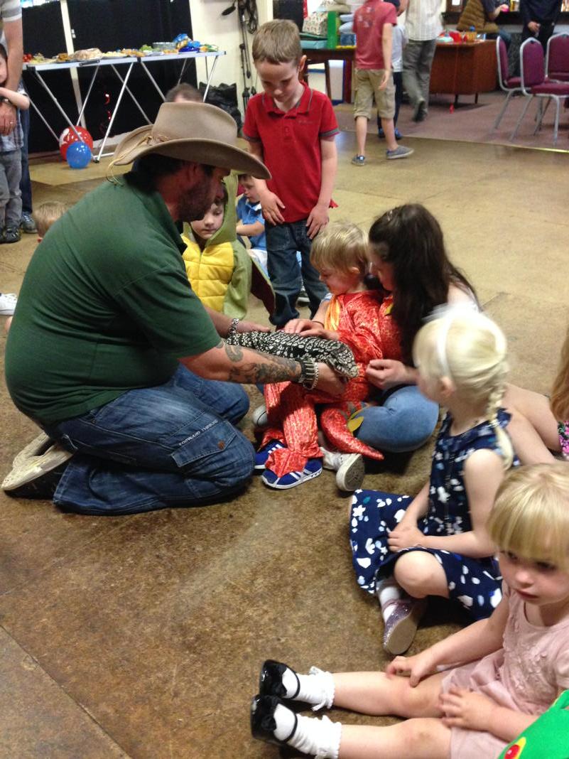 Mphillips19's tweet photo. Birthday celebrations 🐲🐍🐢🐌🐉 http://t.co/nomGmzanRT