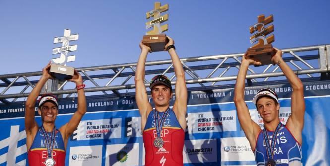 lequipe's tweet photo. Championnats du monde: le Français Vincent Luis médaillé de bronze http://t.co/9uQItsOQfO http://t.co/A54crEREoy