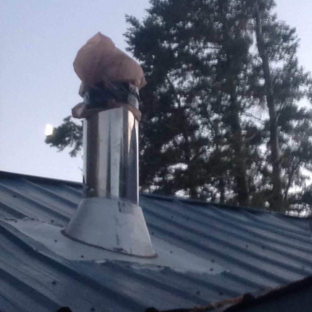 Ghall1962's tweet photo. A good days work installing wood stove chimney in mi casa! #schoolofheros http://t.co/nEqVjg364A