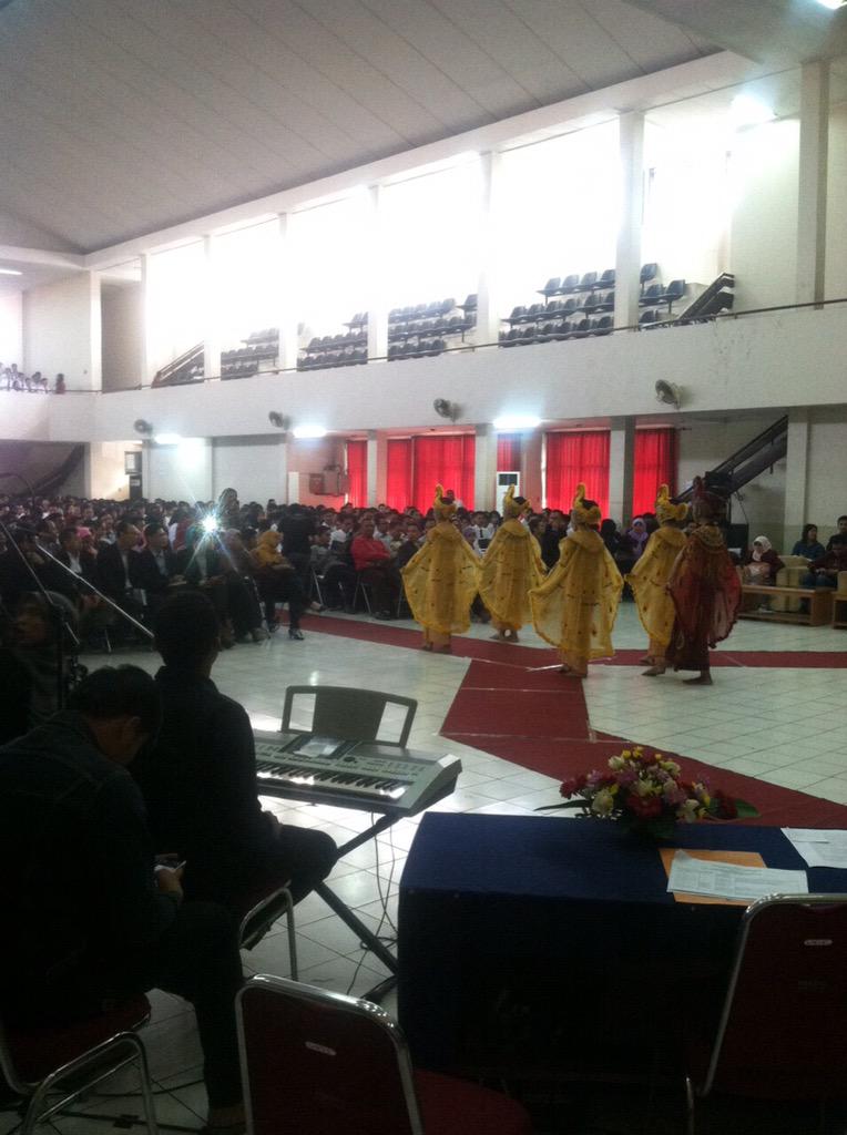 infobdg's tweet photo. via @iman_sinarjadi: Suasana @propanka20152 USB YPKP dengan 1687 mahasiswa #orientasiasyik http://t.co/0uAz8u3606