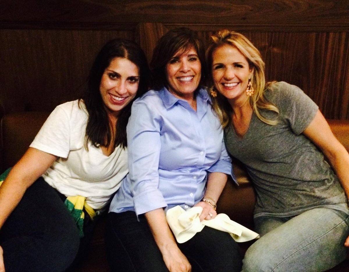 nicole_aliotti's tweet photo. Just the #aliotti girls enjoying a post game beverage with @AdamsonAshley @Pac12Networks #GoDucks #whereyouatdad? http://t.co/J6TRyoaKxu