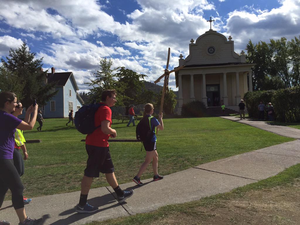 GonzagaU's tweet photo. "When you pray, move your feet." Students woke early this morning to make the annual pilgrimage to Cadaldo Mission. http://t.co/Cr5nGTAbxc