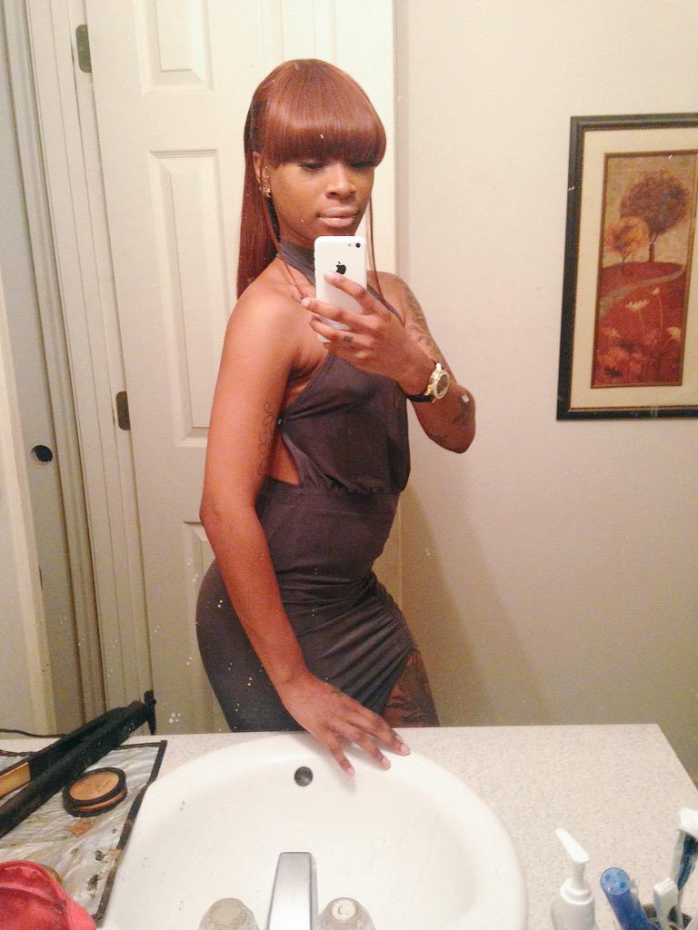MyNinaAutomatic's tweet photo. #ClubKryptonite tonight http://t.co/RxurxTV3kB
