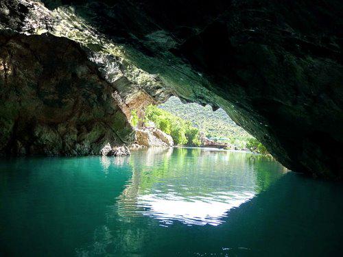 TravelReportMX's tweet photo. #VreloBune en #Bosnia la mezcla perfecta entre naturaleza y arquitectura #Europa @Visit_Bosnia #turismo #AO http://t.co/slGQOdPReX