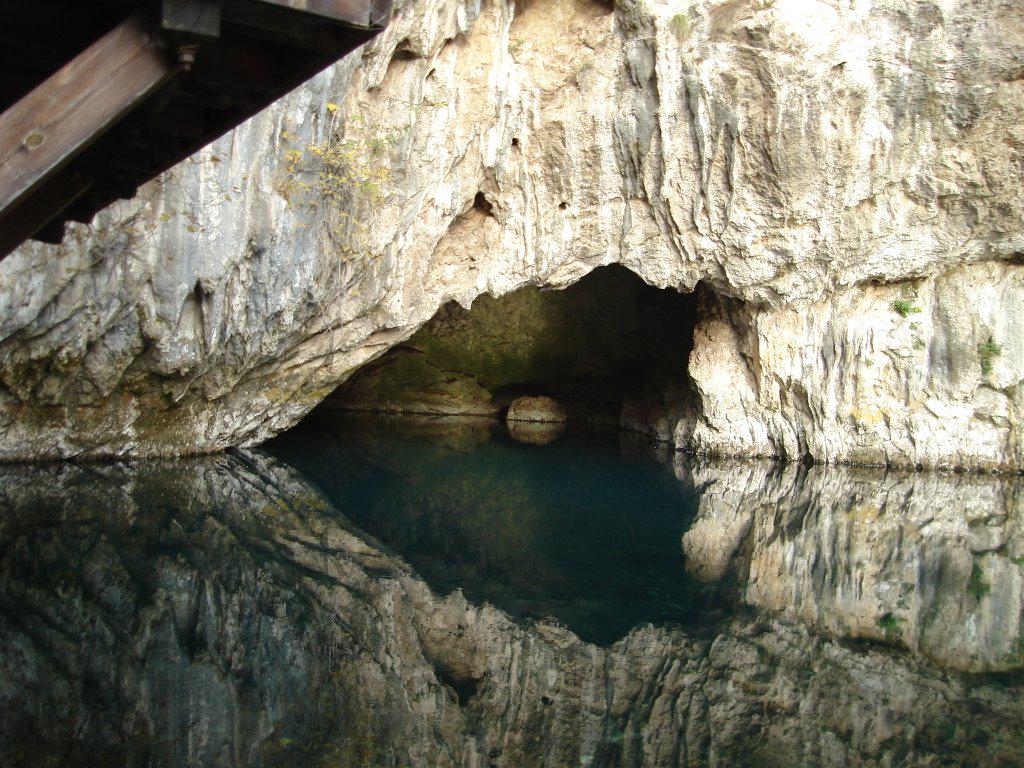 TravelReportMX's tweet photo. #VreloBune en #Bosnia la mezcla perfecta entre naturaleza y arquitectura #Europa @Visit_Bosnia #turismo #AO http://t.co/slGQOdPReX