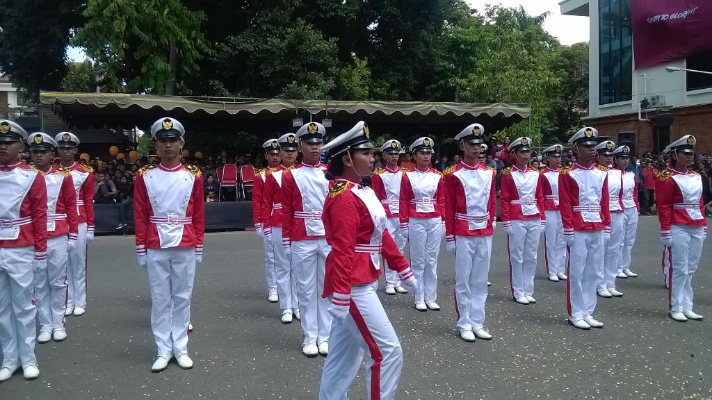 DPM_UDAYANA's tweet photo. Penampilan kedelapan oleh Fakultas Hukum. #diesnatalis53 #defileudayana http://t.co/BTbm10ddmG