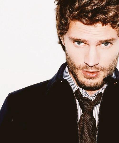 Perfecto... con barba de 3 días <a href="/PropiedadDeGrey/">Christian Grey</a> #FSOG esperando por Más ocuras
