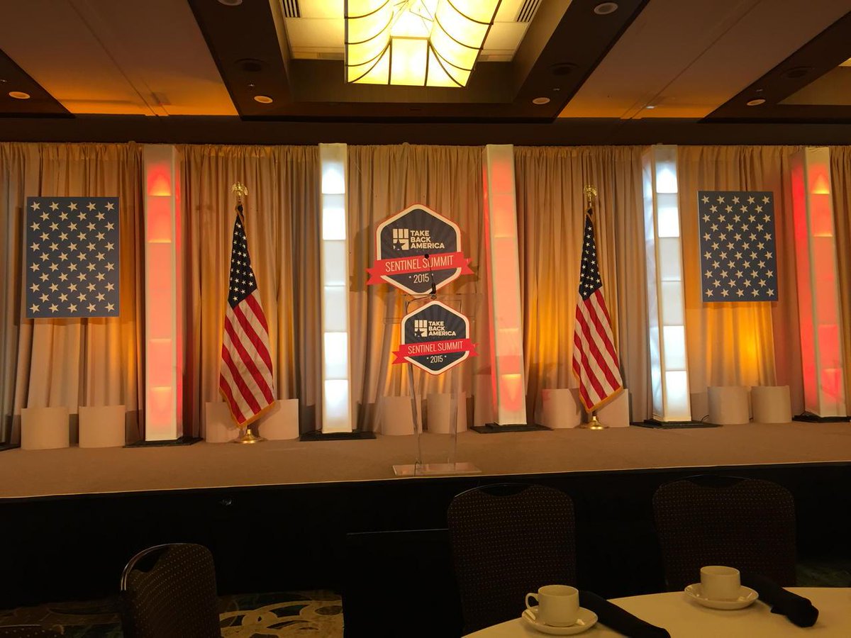 ladybeau49's tweet photo. 2015 Sentinel Summit @Heritage_Action @bekabrown93 #Cosentinels appreciate the hard work you do for us. #sentinel15 http://t.co/pQgABtp82Z